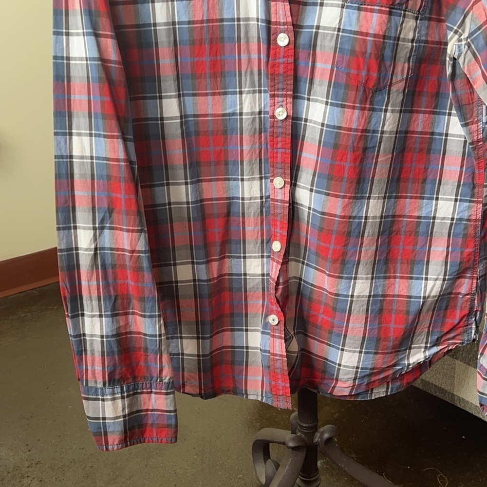 American Eagle Classic Prep Fit Button Down - Picture 4 of 10